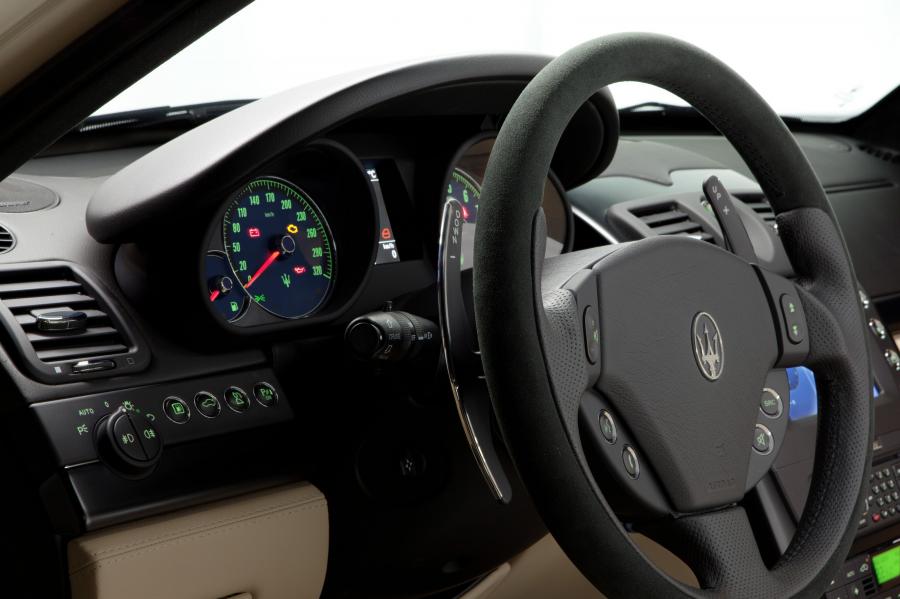  Maserati Quattroporte 2008 года  (фото 8 из 197)
